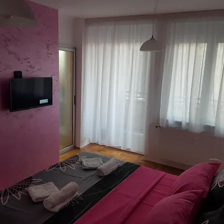 Apartment Lux Sanja 2 *